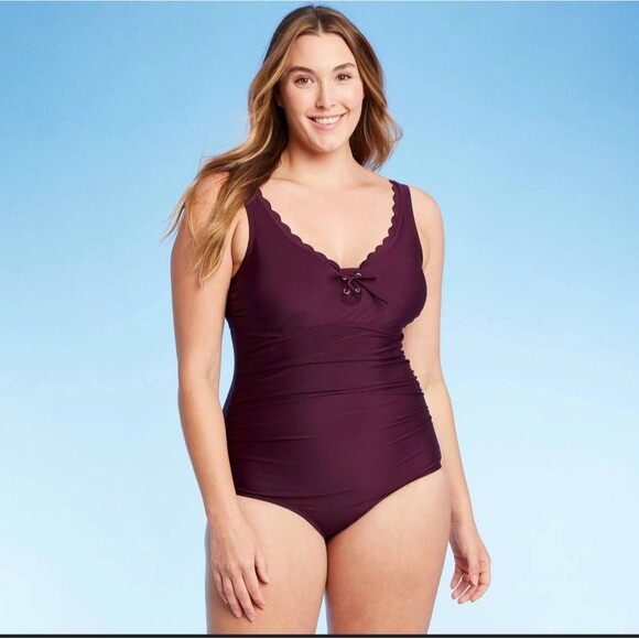 NWT Black Kona Sol Grommet Scallop Full Coverage One Piece Swim Suit - Picture 2 of 2